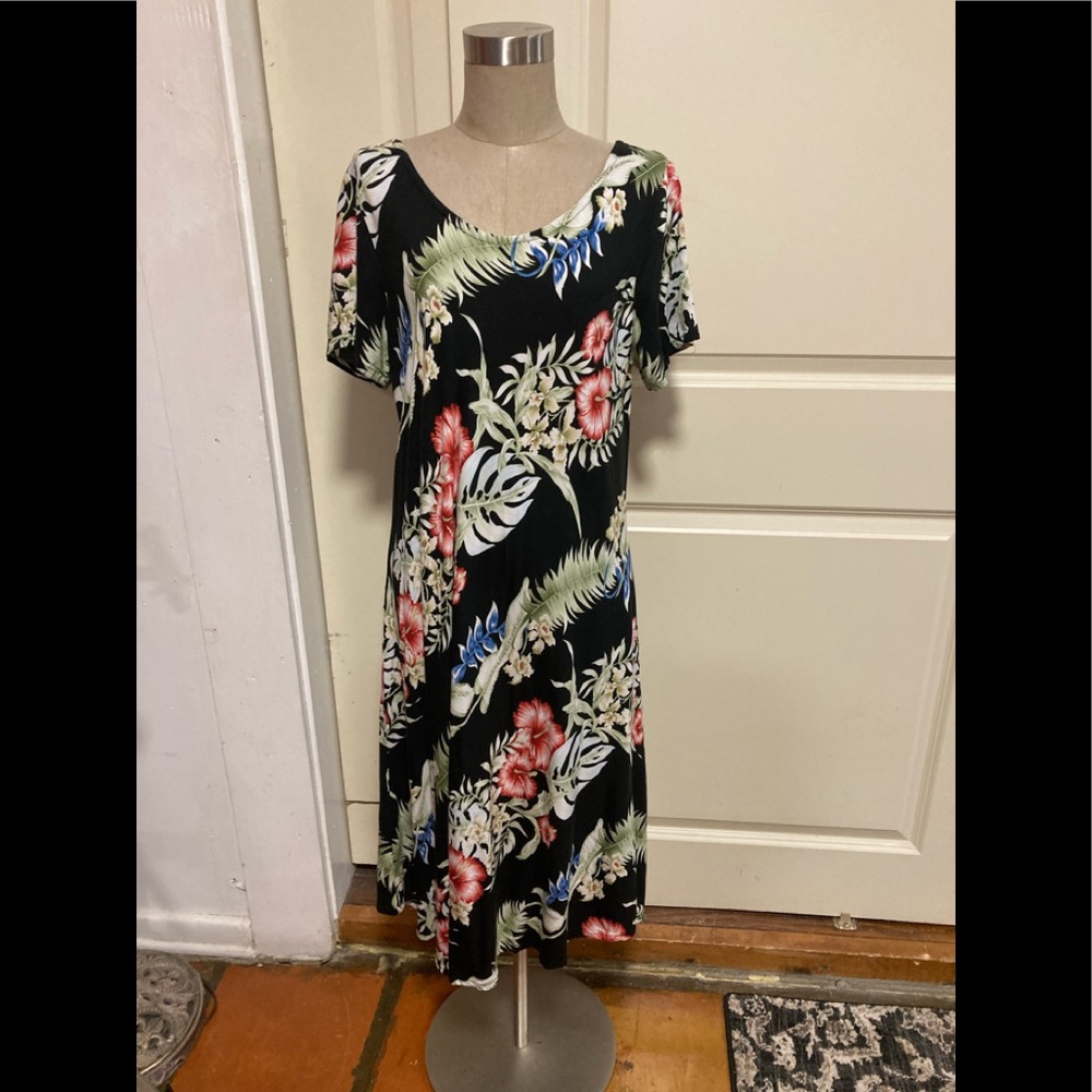 Hibiscus collection dress black muu muus